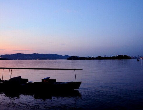 华东五市+千年水乡、中国馆单飞单卧8日游