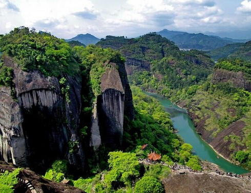 厦门武夷山+南京、无锡、苏州、杭州、上海三飞11日游