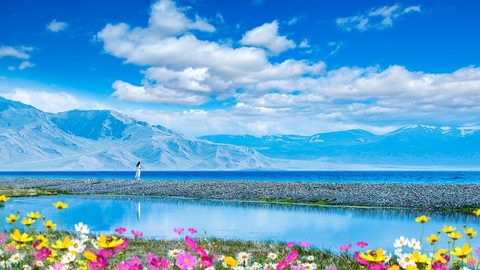 约会草原B线—赛里木湖、薰衣草花田、八卦城、那拉提空中草原、巴音布鲁克、独库公路5日环线游，适合时间不充裕的朋友，性价比高