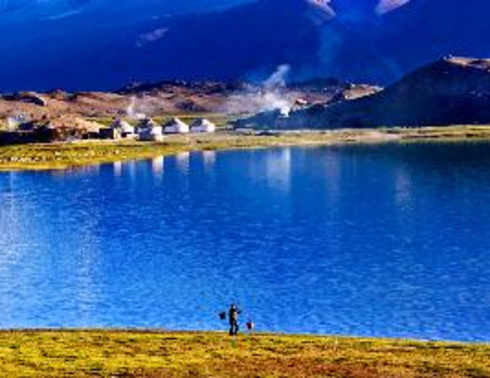 10月南疆经典游玩路线卡拉库里湖、喀什民俗风情（市内）双卧4日游，天天发团，新疆旅行社最受好评