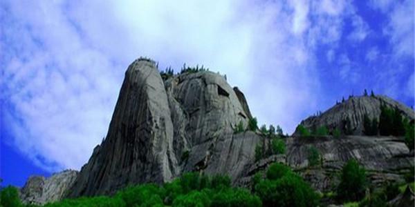  可可托海旅游风景区 width=